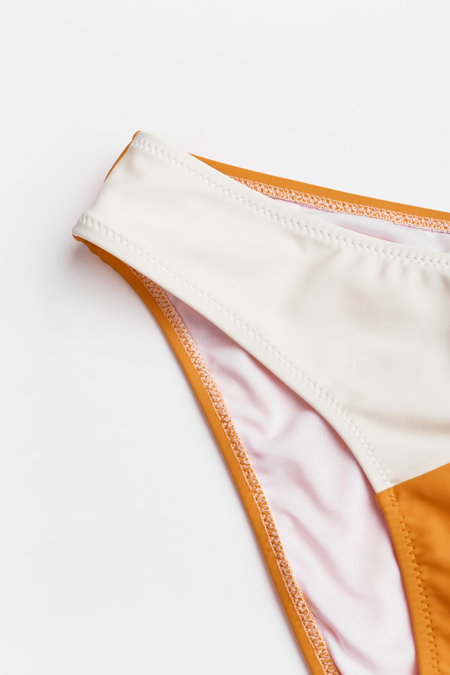 Bikini avec col carré et bretelles amovibles